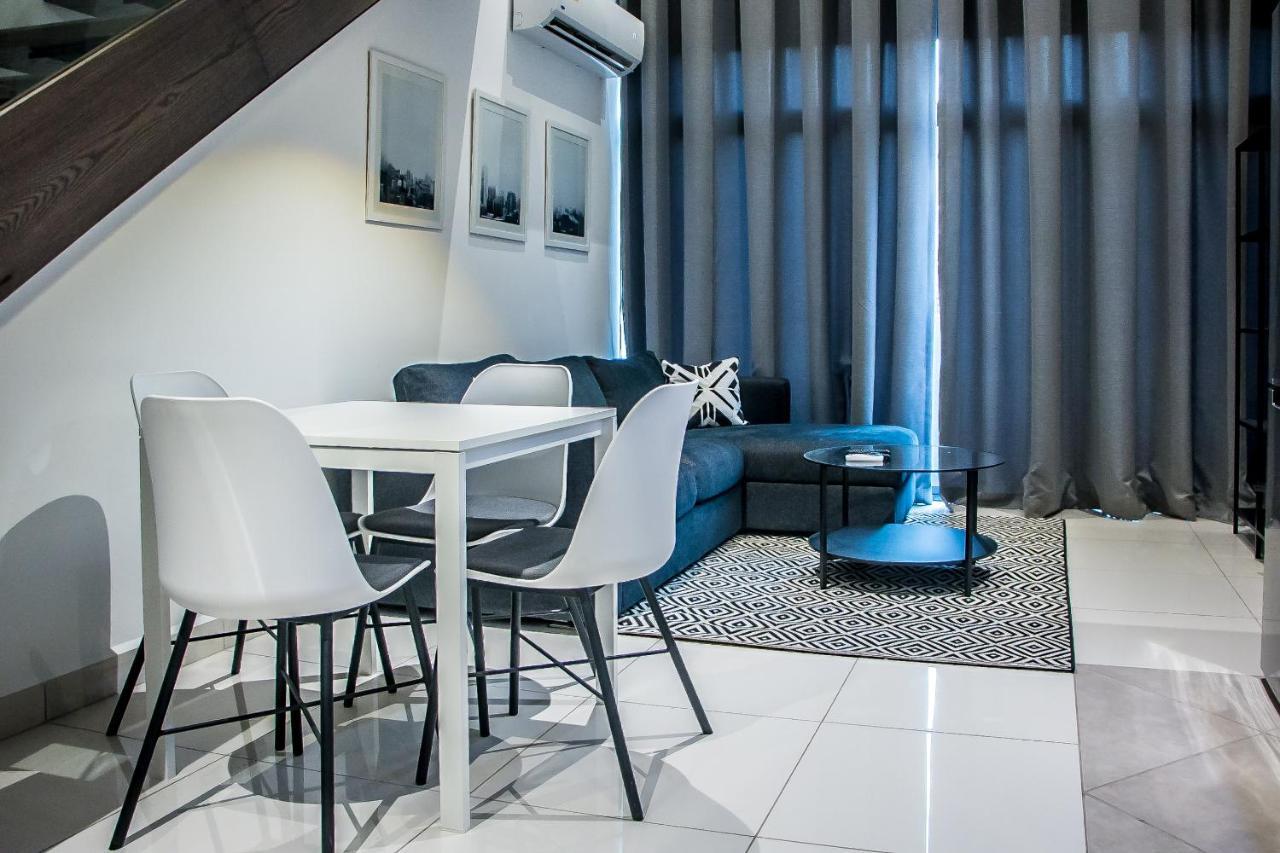 Embassy Gardens Premier Suites-Cantonment Аккра Екстер'єр фото