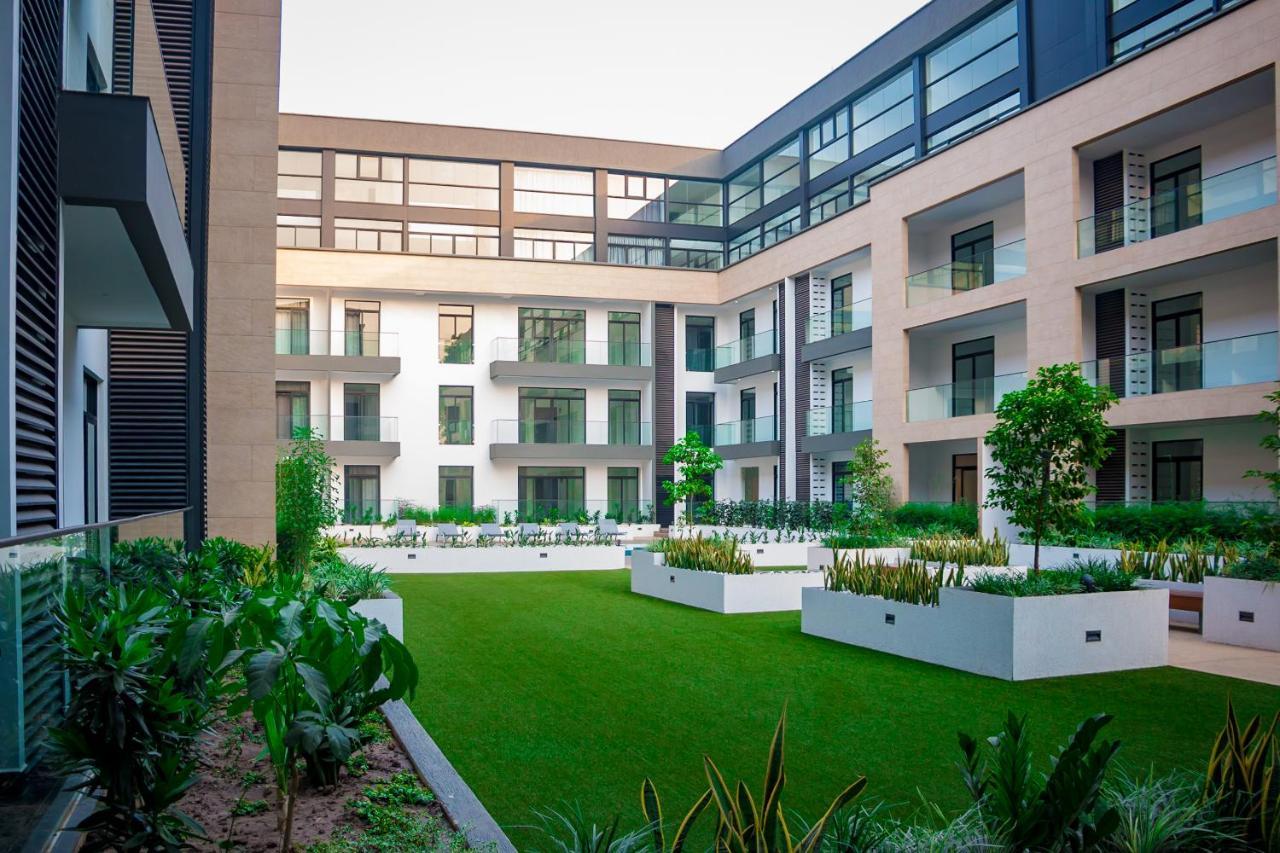 Embassy Gardens Premier Suites-Cantonment Аккра Екстер'єр фото