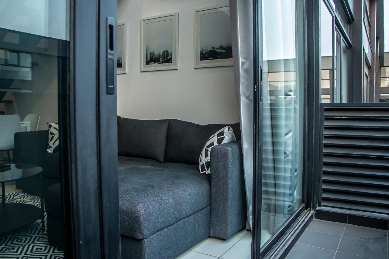 Embassy Gardens Premier Suites-Cantonment Аккра Екстер'єр фото